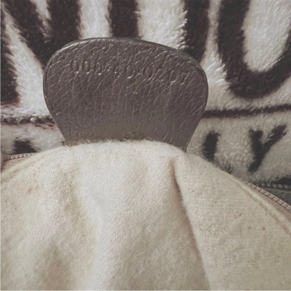 Gucci Beige and Brown Satchel with Red Accent - Picture 5 of 6